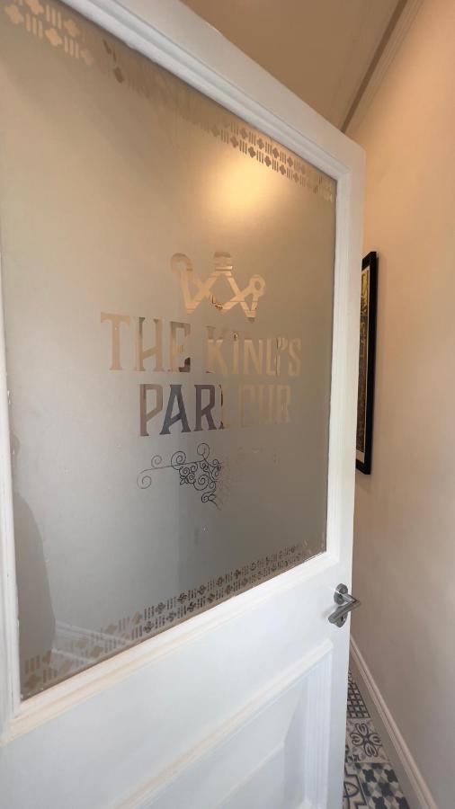 The King'S Parlour Whiteheadアパートメント エクステリア 写真